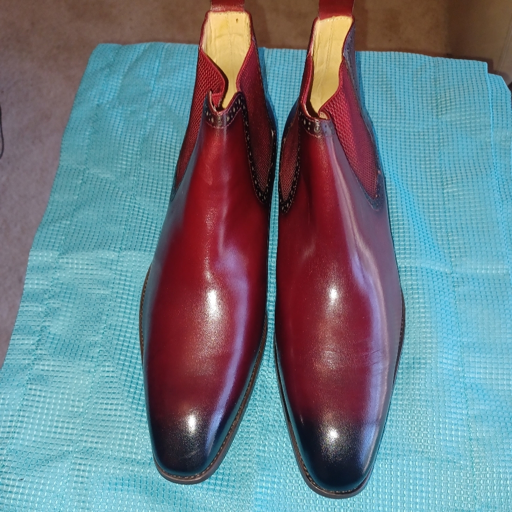 Red and Black Leather Boots with Sleek Design